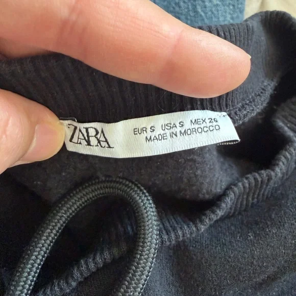 Zara Graphic Pullover Sweater - Picture 4 of 5